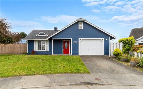 2725 Murray Avenue, Fortuna, CA, 95540 | Card Image