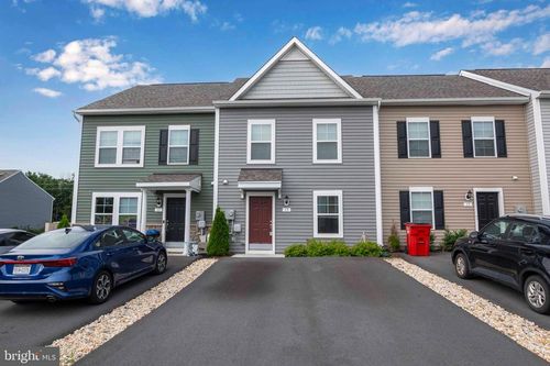 15 Pitch Pine Ct, BUNKER HILL, WV, 25413-3120 | Card Image