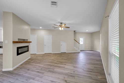 16818 W Alderson, Montgomery, TX, 77316-2912 | Card Image