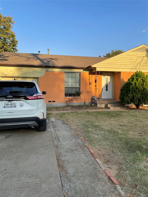 1552 John Smith, For Sale in Irving Zoocasa