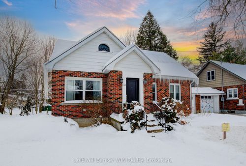 166 Birmingham St E, Mount Forest, ON, N0G2L2 | Card Image