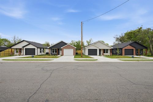 1004 S First St, Sherman, TX, 75090-8004 | Card Image