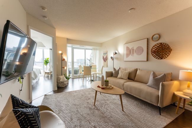 1813 - 125 Western Battery Rd, Condo with 2 bedrooms, 2 bathrooms and 1 parking in Toronto ON | Image 9