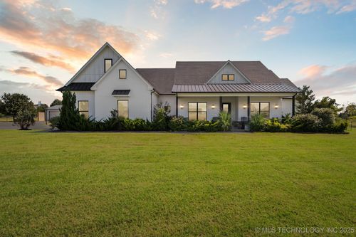 5634 E 186th St S, Bixby, OK, 74008-5746 | Card Image
