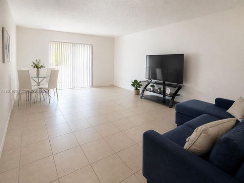 t103-17901 Nw 68th Ave, Hialeah, FL, 33015-3920 | Card Image