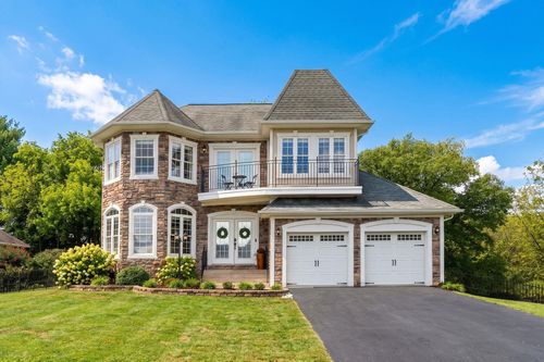 29 Fox Crest Rdg, Staunton, VA, 24401-9203 | Card Image