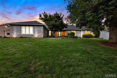 924 Forest Lake Ct, Ballwin, MO, 63021-6064 | Card Image