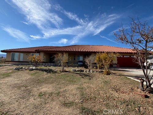 4679 Gorgonio Rd, Phelan, CA, 92371-4067 | Card Image