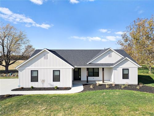 8664 Akron Rd, Marshallville, OH, 44645-9760 | Card Image