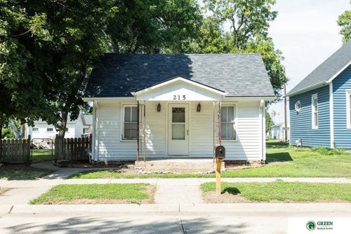 215 N Burlington Ave, York, NE, 68467-3645 | Card Image