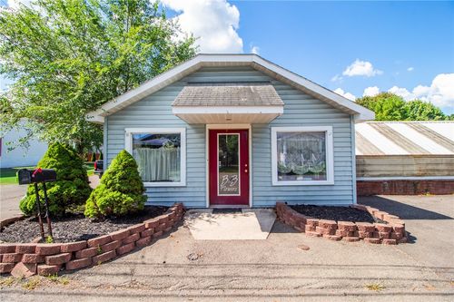 922 Spruce St, Elmira, NY, 14904-2615 | Card Image