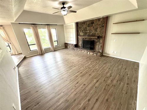 501 Se 34th St, Moore, OK, 73160-7607 | Card Image