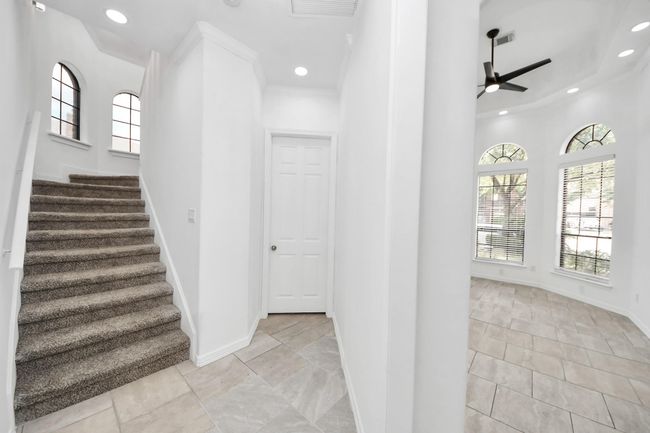 Staircase view | Image 24