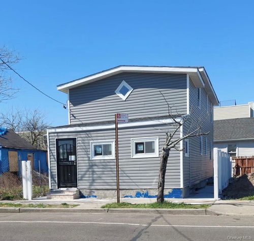 40 Rockaway Beach Blvd, Far Rockaway, NY, 11691-1424 | Card Image