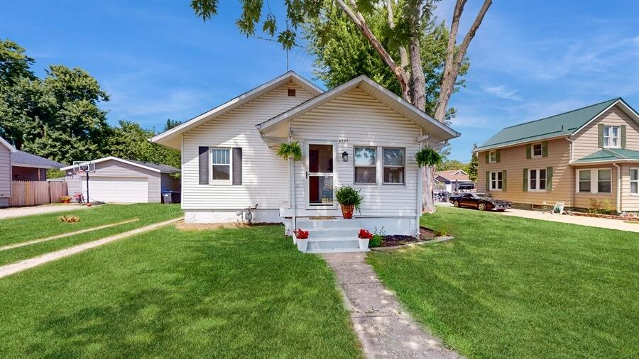 Orchard St, Bridgman, MI 49106