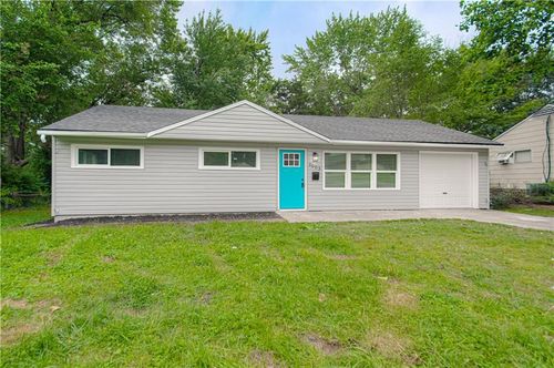 7003 E 112th Street, Kansas City, MO, 64134 | Card Image