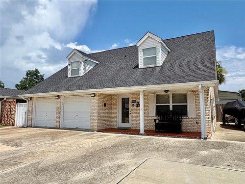 8441 Patricia St, Chalmette, LA, 70043-1631 | Card Image