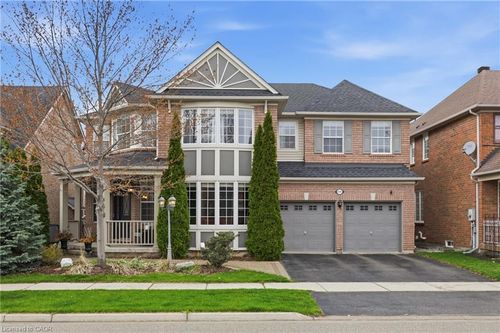 2295 Glazebrook Cir, Oakville, ON, L6M5B5 | Card Image
