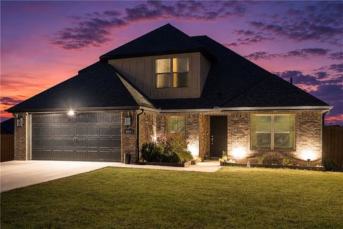 804 W Shane Ct, Siloam Springs, AR, 72761-3083 | Card Image