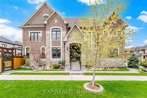 13 Arksey St., Whitby, ON, L1P0G5 | Card Image