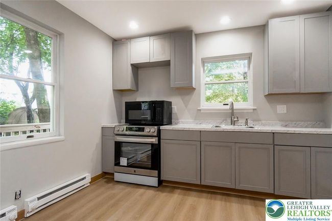 226 Fern St, House other with 4 bedrooms, 2 bathrooms and null parking in Jim Thorpe PA | Image 11