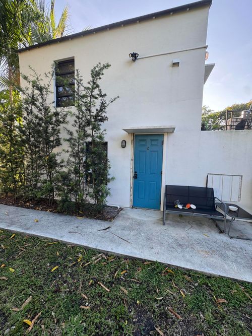 c-2541 Ne 181st St, North Miami Beach, FL, 33160-2074 | Card Image