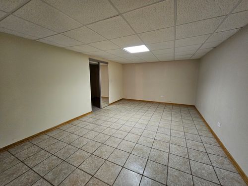 2 Kenilworth Ct, Cary, IL, 60013-2328 | Card Image