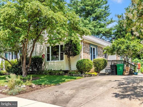 28 Pavilion Dr, Gaithersburg, MD, 20878-1830 | Card Image