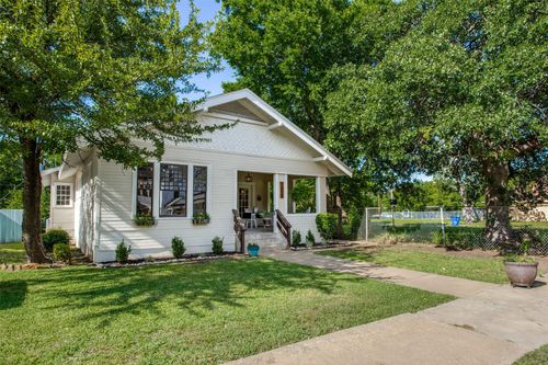 1005 W Walker St, Denison, TX, 75020-2127 | Card Image