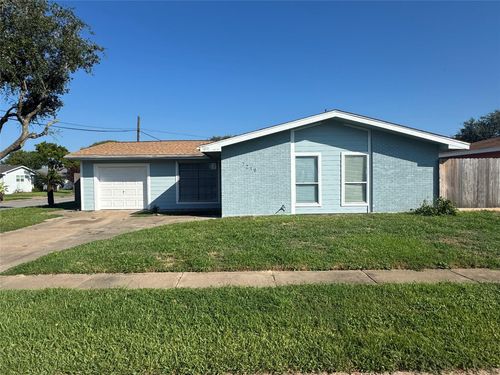 7218 Yucca Dr, Galveston, TX, 77551-1728 | Card Image