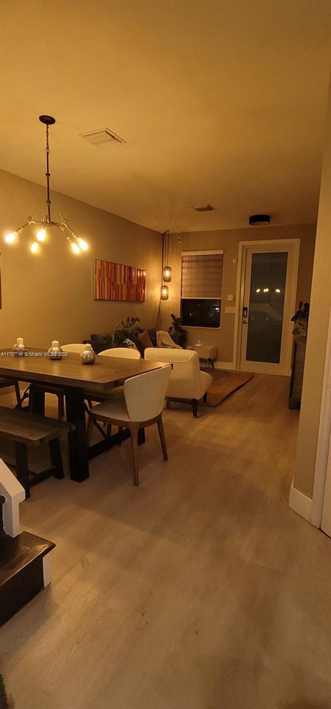 3445 W 92 Nd Pl, Townhouse with 3 bedrooms, 3 bathrooms and null parking in Hialeah FL | Image 6
