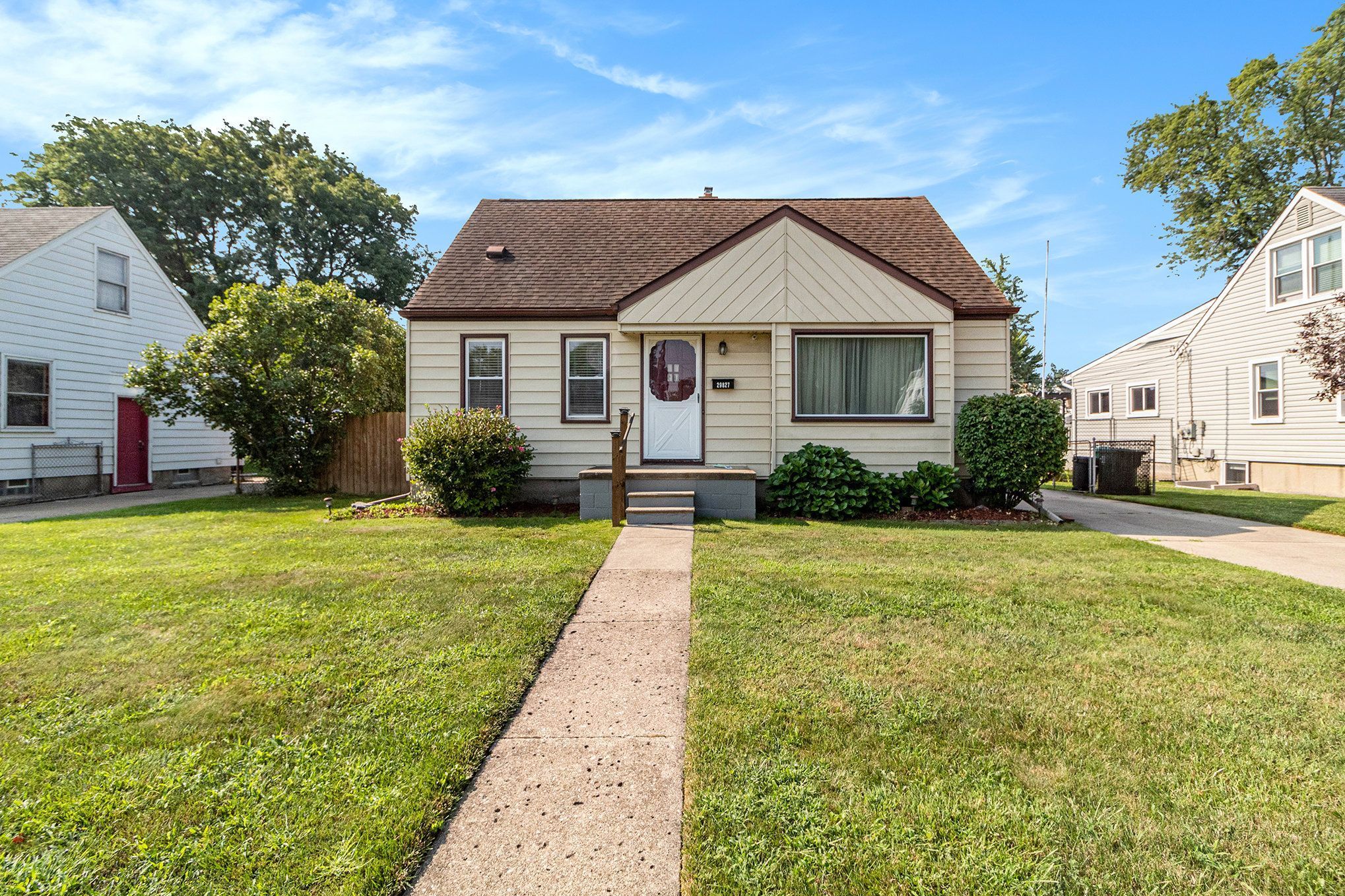 Dover St, Garden City, MI 48135