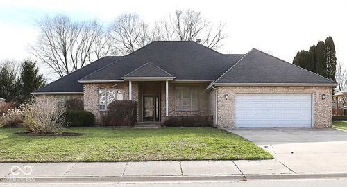 6133 Basswood Dr, Columbus, IN, 47201-8431 | Card Image