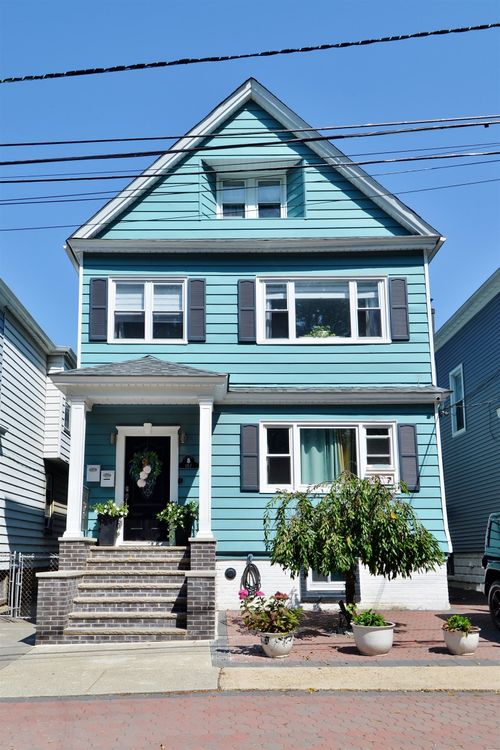187 W 48th St, Bayonne, NJ, 07002-2165 | Card Image