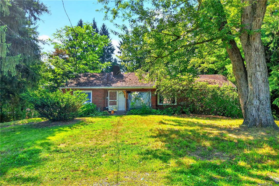 Residential in Center Twp