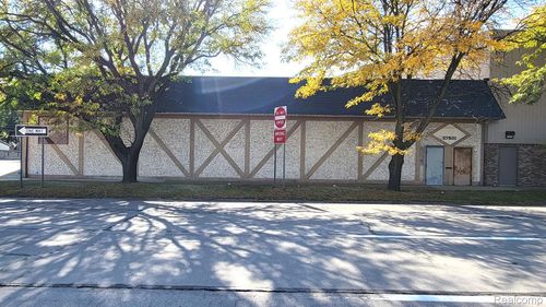 27531 Grand River St, Livonia, MI, 48152-2433 | Card Image