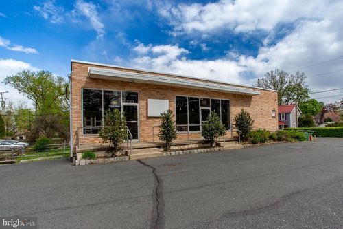 720 Easton Rd, RIEGELSVILLE, PA, 18077-8015 | Card Image