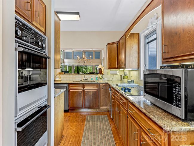 66 Country Club Village Drive, Condo with 3 bedrooms, 3 bathrooms and null parking in Lake Toxaway NC | Image 11