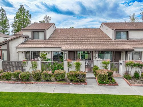 25713 Vista Fairways Dr, Valencia, CA, 91355-2817 | Card Image