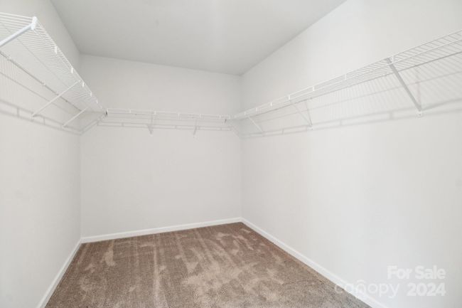 Primary Closet | Image 31