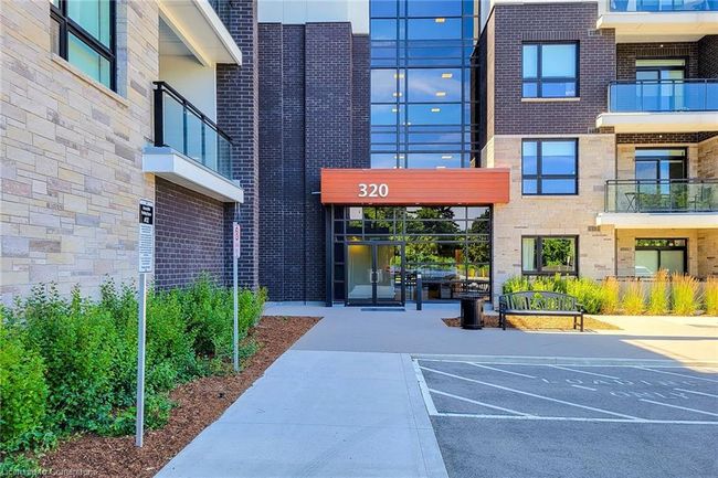 212 - 320 Plains Rd E, House attached with 2 bedrooms, 2 bathrooms and 2 parking in Burlington ON | Image 6
