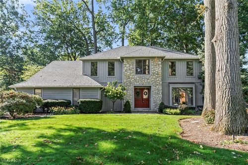 24225 Stonehedge Dr, Westlake, OH, 44145-4868 | Card Image