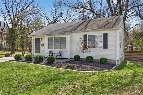 303 Corona Ct, Webster Groves, MO, 63119-2453 | Card Image