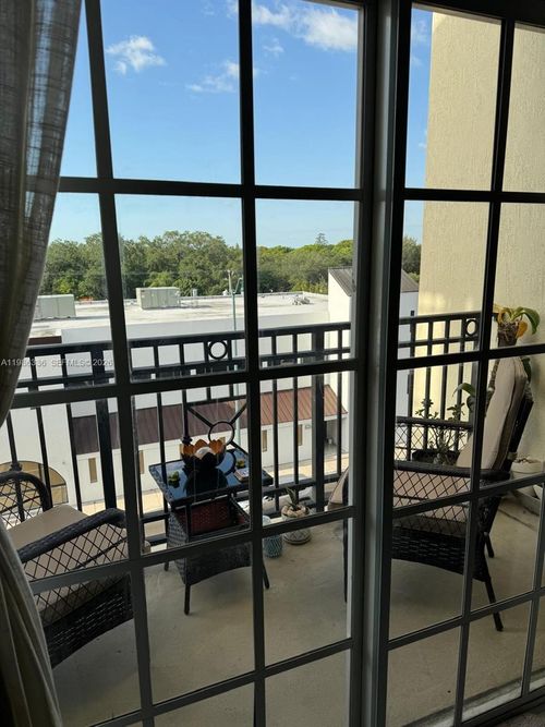 apt-405-5271 Sw 8th St, Coral Gables, FL, 33134-2383 | Card Image