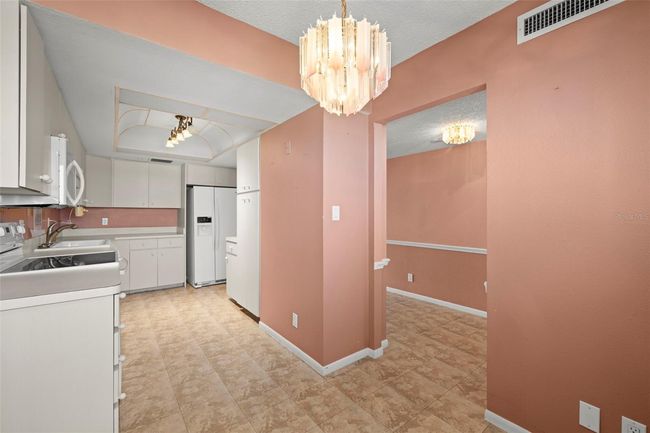 APT-1201 - 9415 Blind Pass Rd, Condo with 2 bedrooms, 2 bathrooms and null parking in ST PETE BEACH FL | Image 12