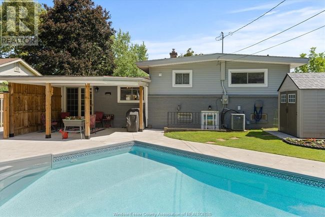 1568 St Gabriel Crt, Home with 3 bedrooms, 2 bathrooms and null parking in Windsor ON | Image 6