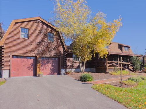 618 Clapp Hill Rd, Lagrangeville, NY, 12540-6704 | Card Image