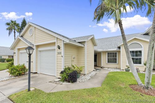 538 9th Pl, Vero Beach, FL, 32960-6821 | Card Image