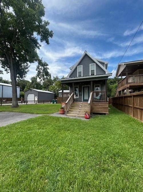 3020 Calhoun St, Bacliff, TX, 77518-1100 | Card Image