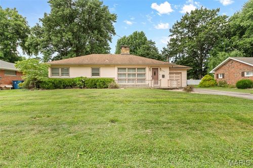 204 Crestwood Dr, Collinsville, IL, 62234-2308 | Card Image